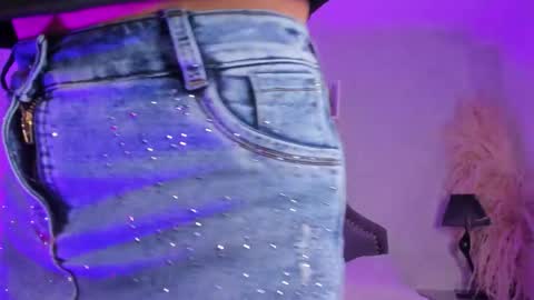 Snapshot of karelymitchel chatting on February 21, 2026, 1:01 pm Karely online show from February 21, 2026, 1:01 pm