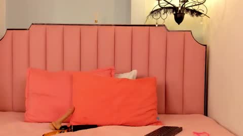 Snapshot of karen_simss chatting on February 10, 2026, 11:03 am Karen online show from February 10, 2026, 11:03 am