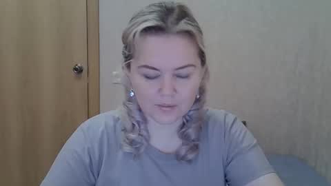 karennelsonx online show from March 12, 2026, 11:27 am