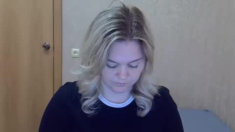 Snapshot of karennelsonx chatting on April 23, 2026, 12:29 pm karennelsonx online show from April 23, 2026, 12:29 pm