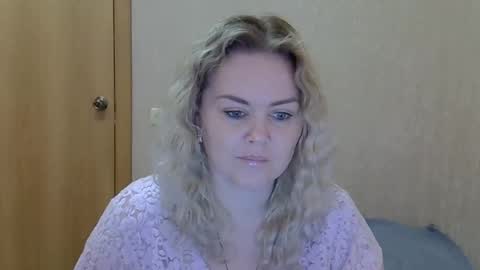 Snapshot of karennelsonx chatting on April 24, 2026, 12:29 pm karennelsonx online show from April 24, 2026, 12:29 pm