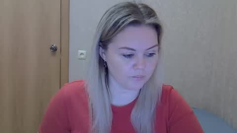 Snapshot of karennelsonx chatting on May 19, 2026, 12:11 pm karennelsonx online show from May 19, 2026, 12:11 pm