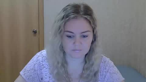 Snapshot of karennelsonx chatting on June 1, 2026, 11:45 am karennelsonx online show from June 1, 2026, 11:45 am