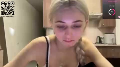 Snapshot of karensimilton chatting on June 15, 2026, 3:47 pm May online show from June 15, 2026, 3:47 pm