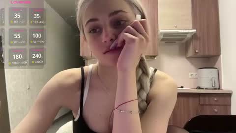 Snapshot of karensimilton chatting on July 22, 2026, 3:15 pm May online show from July 22, 2026, 3:15 pm