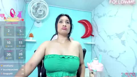 Snapshot of karime_sexygirl chatting on October 18, 2025, 11:33 am Karime online show from October 18, 2025, 11:33 am