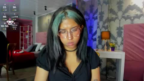 Karina online show from November 22, 2025, 7:35 pm