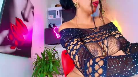 karina4squirt online show from December 23, 2024, 5:00 pm