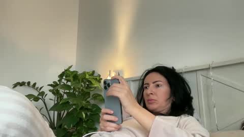 Snapshot of karinablair chatting on January 24, 2025, 7:41 am Karina online show from January 24, 2025, 7:41 am