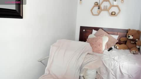 Snapshot of karinaebony_ chatting on February 7, 2025, 6:24 pm Karina online show from February 7, 2025, 6:24 pm