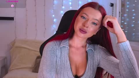 Snapshot of karinchik_ chatting on February 14, 2025, 10:36 pm Karina online show from February 14, 2025, 10:36 pm