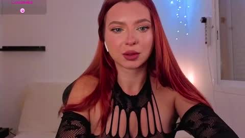Snapshot of karinchik_ chatting on November 28, 2025, 9:39 pm Karina online show from November 28, 2025, 9:39 pm