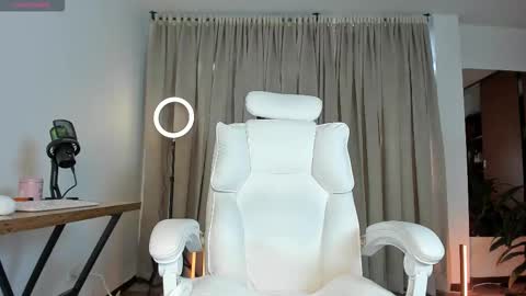 Karin online show from March 12, 2026, 8:04 pm