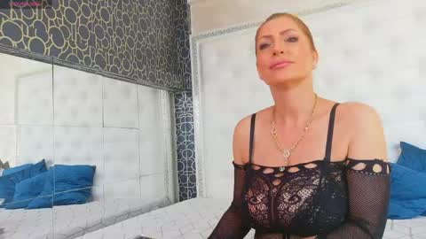 KARISSIA online show from June 8, 2026, 4:13 am