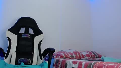 karl_jensennxx online show from May 1, 2026, 3:11 am