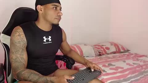 karl_jensennxx online show from July 6, 2026, 3:14 am