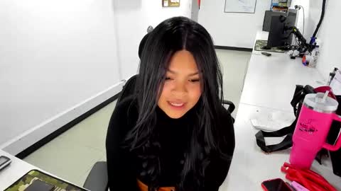 karla_cg online show from April 19, 2026, 1:05 am