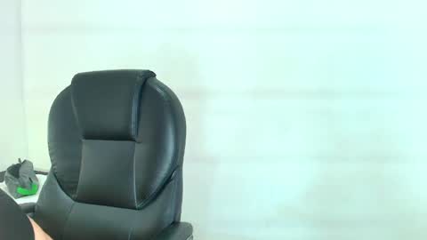 karla_hilton1 online show from April 10, 2026, 11:37 am