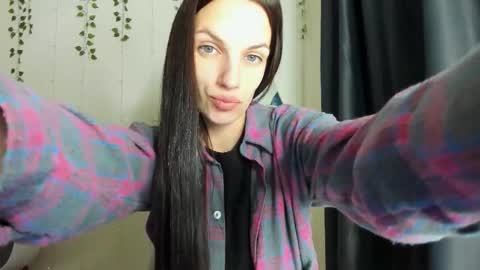 Snapshot of karla_lim chatting on October 6, 2025, 11:07 am karla_lim online show from October 6, 2025, 11:07 am