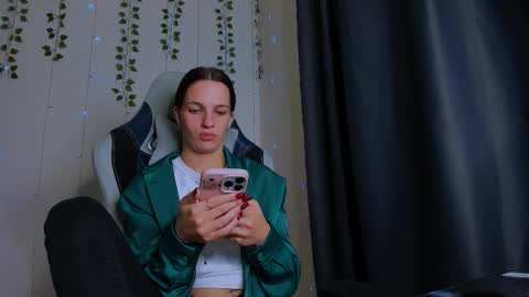 Snapshot of karla_lim chatting on October 18, 2025, 10:32 pm karla_lim online show from October 18, 2025, 10:32 pm