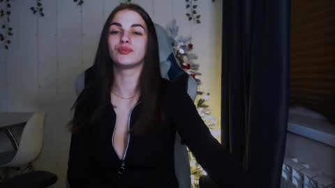 Snapshot of karla_sim chatting on December 4, 2024, 10:19 pm Ask me online show from December 4, 2024, 10:19 pm