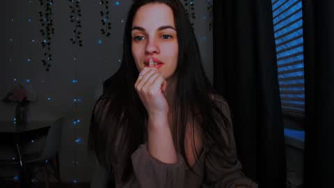 Snapshot of karla_sim chatting on January 21, 2025, 12:50 pm Ask me online show from January 21, 2025, 12:50 pm