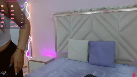 karla_tay1 online show from May 26, 2026, 11:50 am