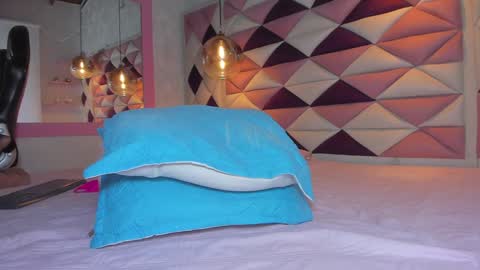 karolina  online show from January 11, 2025, 3:13 am