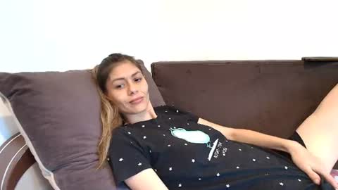 Snapshot of karladreamssex chatting on July 15, 2026, 7:13 am Crystyna online show from July 15, 2026, 7:13 am