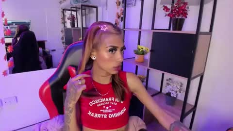 karlaslutskinny__ online show from December 16, 2025, 3:11 am