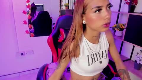 karlaslutskinny__ online show from January 7, 2026, 3:09 am