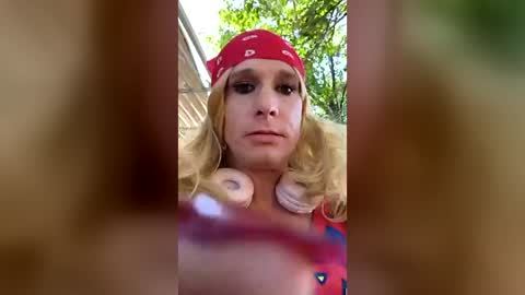 Karlie Kross online show from June 15, 2026, 11:40 pm
