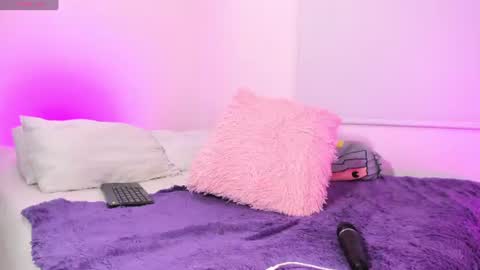 Karlyy  online show from July 7, 2026, 6:47 am