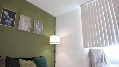 Karlye online show from September 16, 2025, 2:40 pm