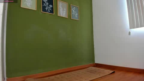 Karlye online show from April 7, 2026, 5:24 pm