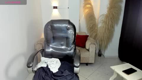 Snapshot of karlye_hot chatting on February 20, 2026, 6:26 am KARLYE online show from February 20, 2026, 6:26 am