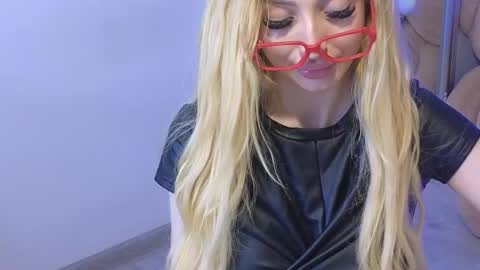 Julia online show from March 7, 2026, 3:09 pm