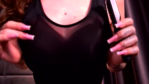 karmafoxx online show from March 25, 2026, 4:07 am