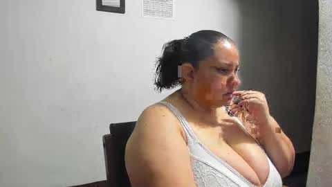 Snapshot of karol103900 chatting on April 19, 2026, 3:06 am Karol online show from April 19, 2026, 3:06 am