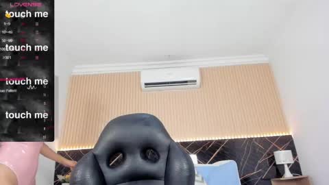 karol_cortes online show from May 14, 2026, 12:01 pm