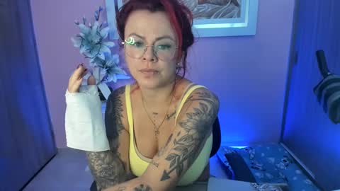 Snapshot of karol_milf__ chatting on January 26, 2025, 1:58 pm kAROL MILF online show from January 26, 2025, 1:58 pm