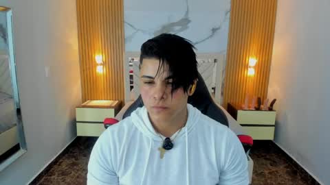 Karol and Luna online show from May 25, 2026, 7:31 pm