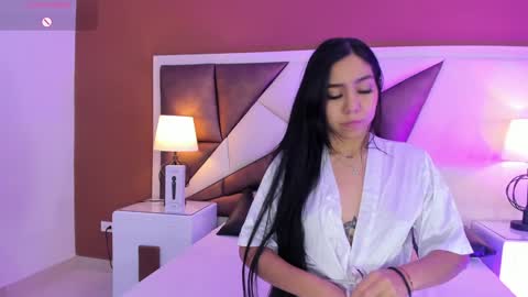 Snapshot of karolandmichel chatting on December 17, 2024, 5:58 pm Karol and Michel online show from December 17, 2024, 5:58 pm