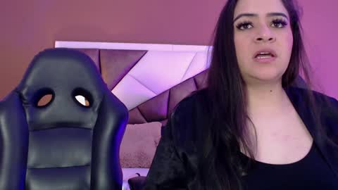 Snapshot of karolandmichel chatting on December 22, 2024, 1:11 pm Karol and Michel online show from December 22, 2024, 1:11 pm