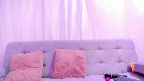 Snapshot of karolandmichel chatting on September 14, 2025, 1:21 pm Karol and Michel online show from September 14, 2025, 1:21 pm