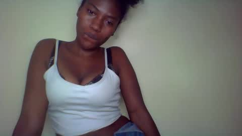 karoliee online show from April 30, 2026, 8:57 pm