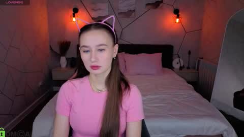 Karolina online show from March 17, 2026, 5:00 am