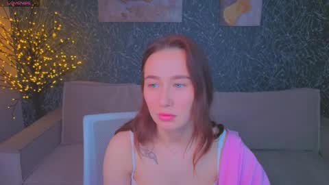 Karolina online show from May 3, 2026, 1:11 am