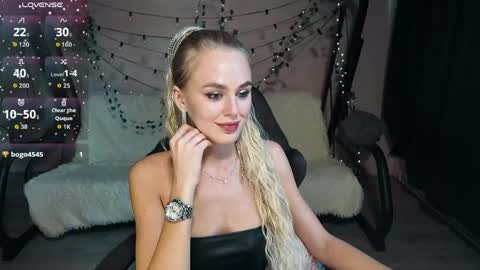KarolinaHayes online show from April 27, 2026, 3:21 pm