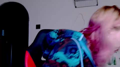 Snapshot of karoline121 chatting on November 28, 2025, 7:05 pm karoline121 online show from November 28, 2025, 7:05 pm